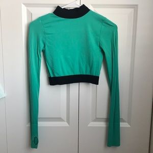 Long sleeve crop top